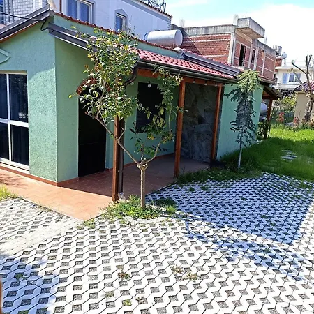 Detached House Near The Villa Durrës